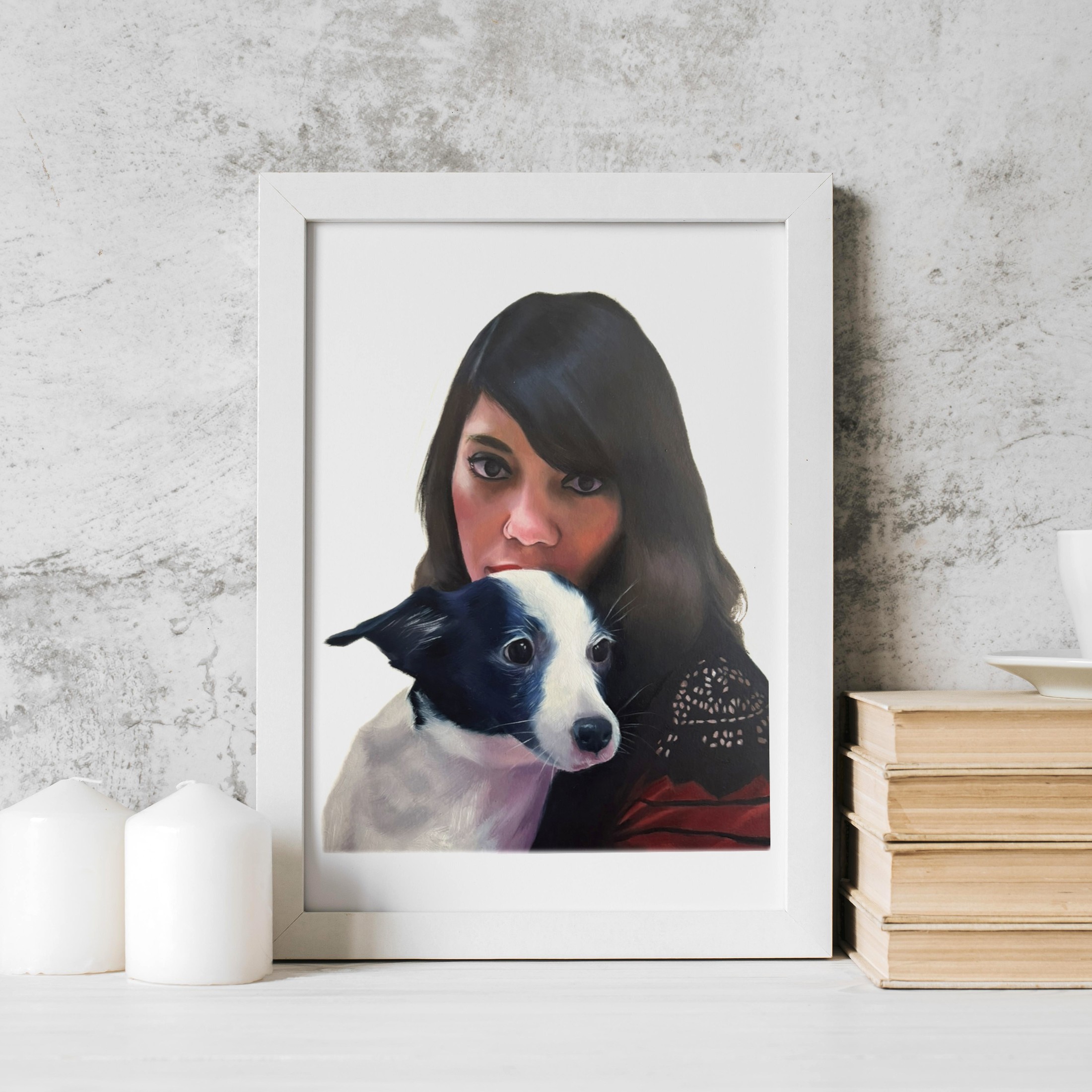 Retrato a color de una mujer con su perro blanco y negro en brazos